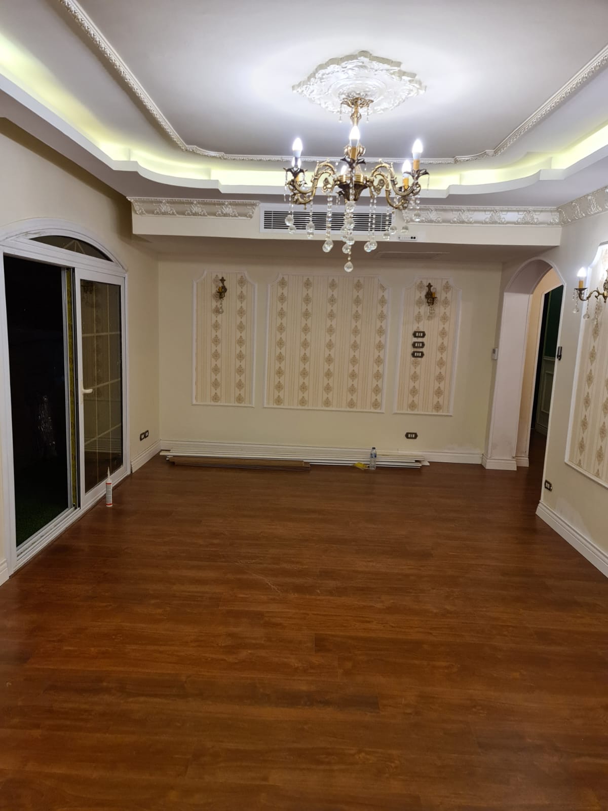 شقة في مدينتي 208 م2 للبيع كاش على حديقة كبيرة تشطيب خاص استلام فوري 11,900,000 ج 